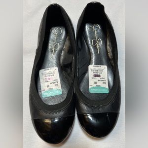 Jessica Simpson Brand New ballet flats
Size 8
Color black